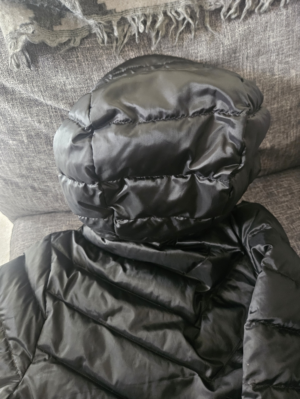 Lightweight Down/Feather Filled Micheal Kors Oversized Black Puffer Long Jacket. - Picture 16 of 16